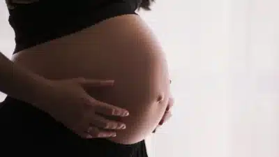 Brasil Erradica Transmissão Vertical do HIV: Marco Histórico da OMS