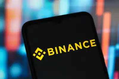 Binance conquista licença global histórica no ADGM e impulsiona regulamentação cripto