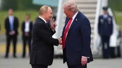 Putin promete revisar posição nas negociações de paz com Trump e Ucrânia