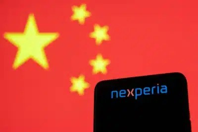 Nexperia: Alerta Holandês e Transferência de Tecnologia para China Desatam Conflito Geopolítico