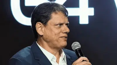 Tarcísio critica demora na energia e pede intervenção da Enel em SP