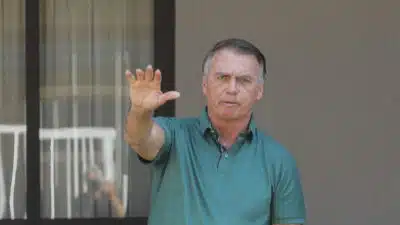 Bolsonaro: Depoimento Agendado por Alexandre de Moraes na PF em 2025