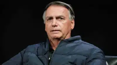 Bolsonaro Realiza Cirurgia de Hérnia em Brasília: Detalhes da Internação