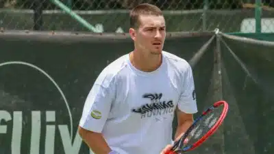 João Fonseca muda visual em estreia contra Alcaraz no Miami Tennis Invitational