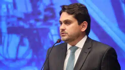 Polícia Federal investiga ex-assessor de deputado em esquema bilionário no INSS