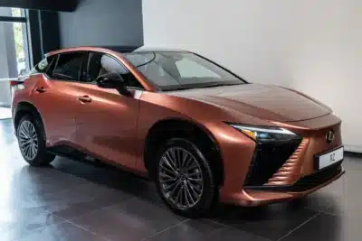 Lexus RZ 500e: Novo Carro Elétrico Inova no Mercado Brasileiro!