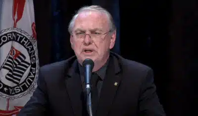 Corinthians Regulariza 13º Salário e Busca Solução Financeira Urgente