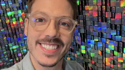 Porchat ironiza campanha Havaianas com Fernanda Torres e gera polêmica no Brasil