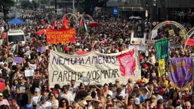 Manifestantes cobram fim do feminicídio em grande mobilização em SP