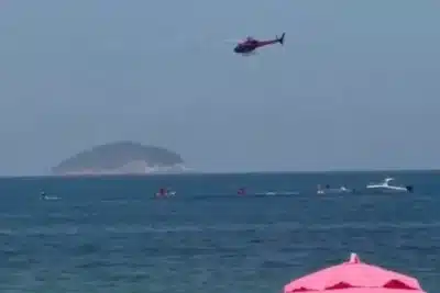 Piloto é encontrado no mar após queda de ultraleve em Copacabana