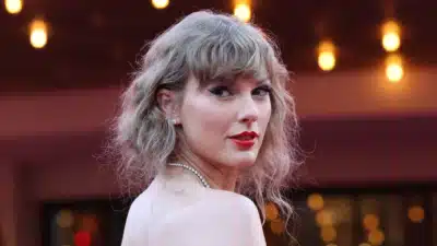 Taylor Swift revela turbulência pessoal em novo documentário “The End of an Era”