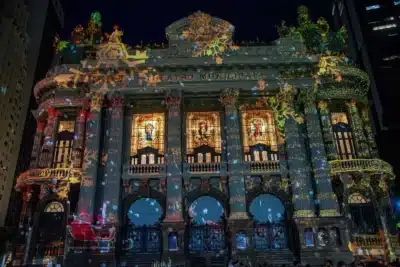Theatro Municipal do Rio exibe “O Quebra-Nozes” com projeções e Vila de Natal gratuita