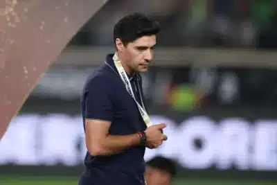 Abel Ferreira anuncia saída do Palmeiras após 2024: promessa e críticas