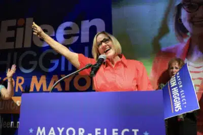 Eileen Higgins vence eleição histórica em Miami e encerra domínio republicano de 30 anos