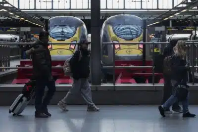 Eurostar retoma gradualmente o tráfego após problema no túnel da Mancha