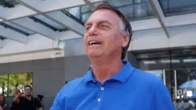 Cirurgia de Bolsonaro Concluída com Sucesso Sem Complicacões