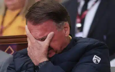 Justiça Suspende Benefícios Bolsonaro em Regime Fechado: Ação de Vereador