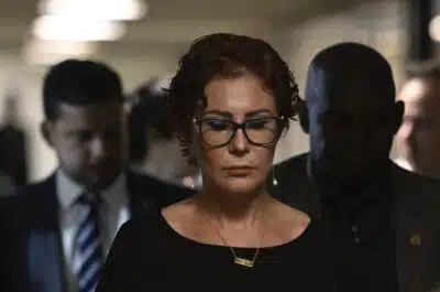 Deputada Carla Zambelli Renuncia ao Mandato e Reações de Esquerda