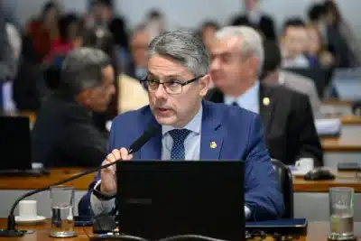 Senado aprova projeto “Antifacção” com foco em financiamento e combate ao crime