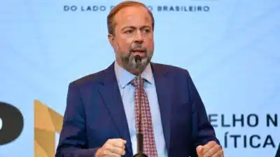 Ministro cobra harmonização regulatória e fim de aumentos nas tarifas de gás