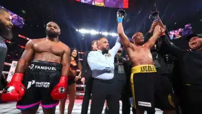 Anderson Silva vence Tyron Woodley por TKO em Miami no boxe!