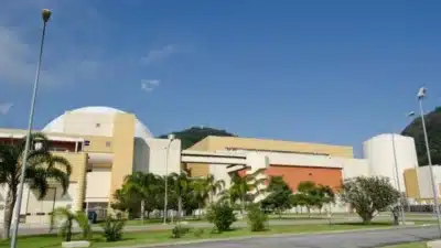 Eletronuclear agenda parada programada em Angra 2 com foco em manutenção e testes