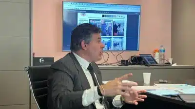 Memphis Depay critica diretores do Corinthians após título e gera tensão no clube