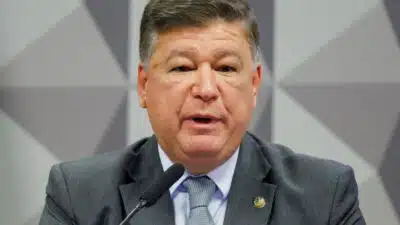 Senador Viana Submeta a Cirurgia no Estômago Após Diagnóstico no INSS