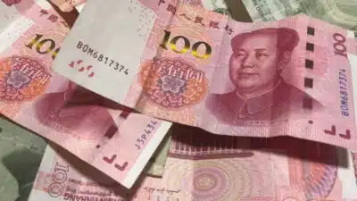 Yuan Sobe a Nova Máxima em Relação ao Dólar em 2025: Análise Completa