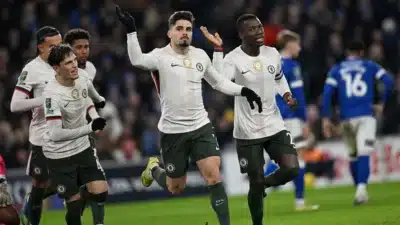 Chelsea vence Cardiff por 3 a 1 e avança às semifinais da Copa da Liga Inglesa!