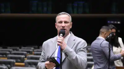 Deputado do PL-RS Pede Apuração de Contatos com Alexandre de Moraes