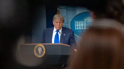 Agricultores Americanos Reagem a Ajuda Governamental de US$ 12 Bilhões