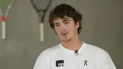 João Fonseca brilha no ranking ATP e conquista títulos importantes em 2025