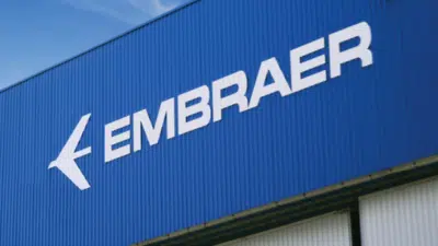 Embraer perde valor em reação a corte de encomendas e pressão governamental