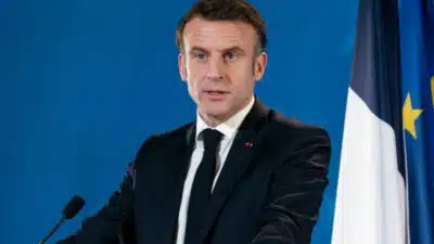 Macron, Biden e Zelenskyh se reúnem em Paris para discutir apoio à Ucrânia
