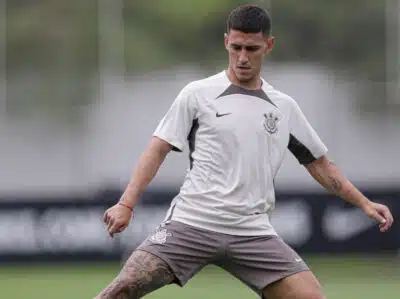 Corinthians formaliza troca com Rojas e evita punição por dívida!