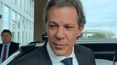 Ministro da Fazenda mantém arcabouço fiscal e propõe ajustes em 2025