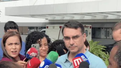Jair Bolsonaro formaliza apoio a Flávio em carta e se prepara para cirurgia