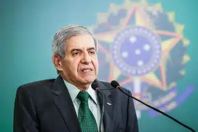 Polícia Federal pede prorrogação de perícia médica de Augusto Heleno