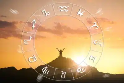 Horóscopo Sábado: Emoções à Flor da Pele e Reflexões para Cada Signo