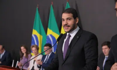 AGU Messias Busca Apoio em Jantar com Evangélicos e Aliados Políticos