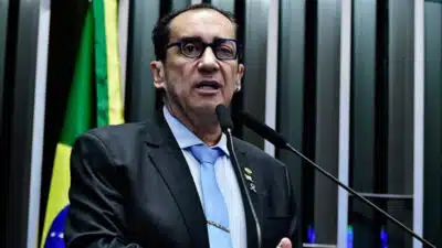 Ex-governador e senador envolvidos em cobrança de R$ 389 mil em cartório