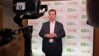 Gilberto Kassab avalia nomes para 2026 e cita Tarcísio Freitas como opção