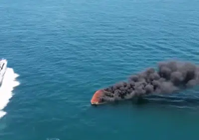 Incêndio em Lancha em Angra dos Reis: Pelo Menos 5 Feridos e Investigação em Andamento