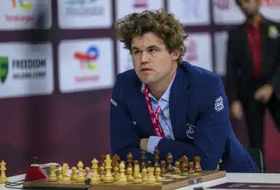 Magnus Carlsen Exibe Irritação e Frustração na Derrota no Mundial