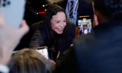 Maria Corina Machado retorna à cena pública em Oslo após 11 meses