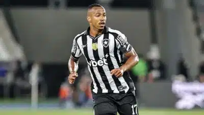 Palmeiras entra em disputa por Marlon Freitas, ídolo e capitão do Botafogo