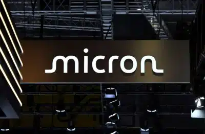 Micron dispara: ações sobem 30&percnt; impulsionadas por demanda de IA
