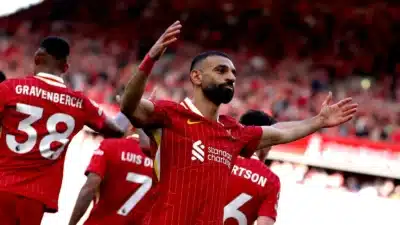 Wayne Rooney alerta para impacto da insatisfação de Salah no Liverpool