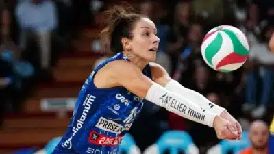 Monica De Gennaro é eleita melhor jogadora de vôlei do mundo em 2025!